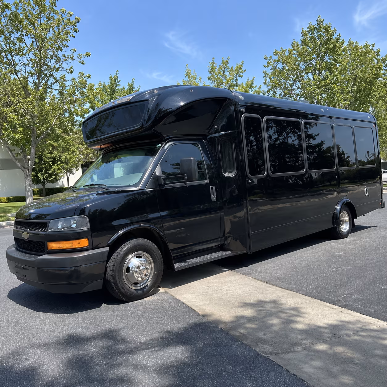 hammond 15 passenger party bus
