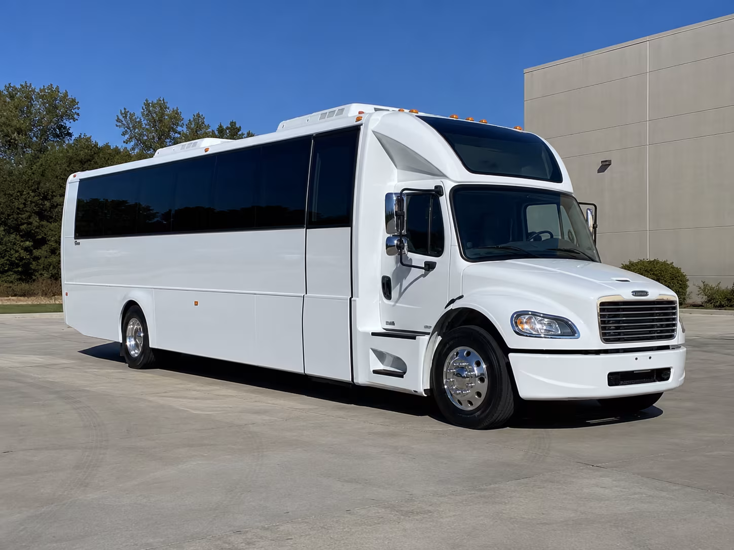 hammond 28 passenger party bus