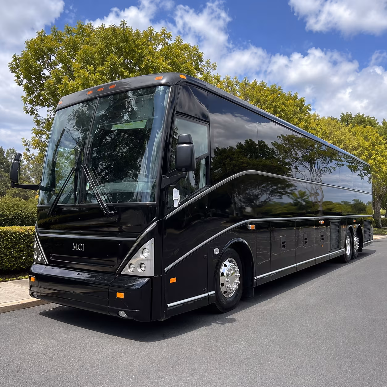 shuttle your wedding guests between hammond hotels and lakeside venues